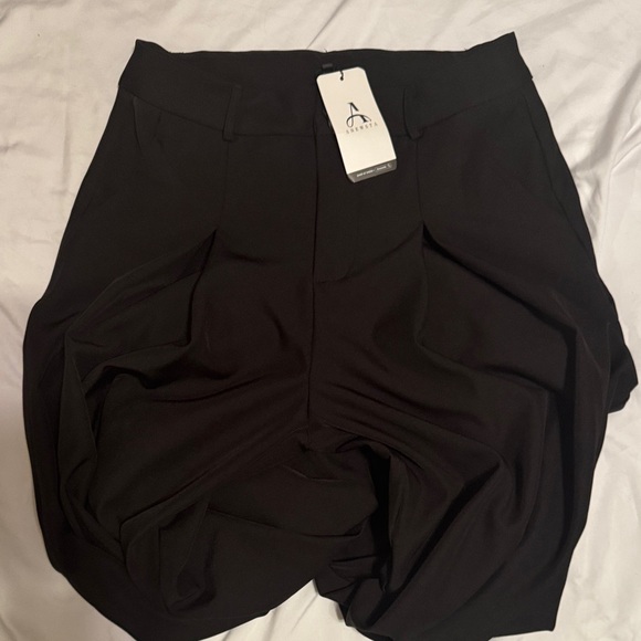 Pleated Wide Leg Black Trousers - Picture 2 of 8